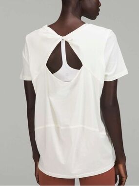 Lululemon Back in Action Shirt • Limited Edition • Lemon Sorbet • Sz 6